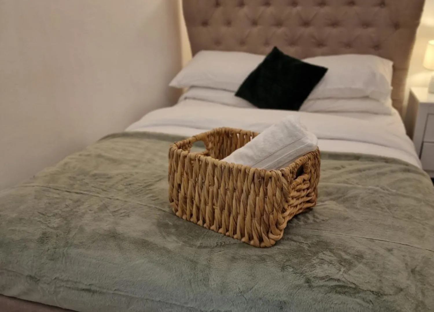1 Bedroom Flat London 0*,