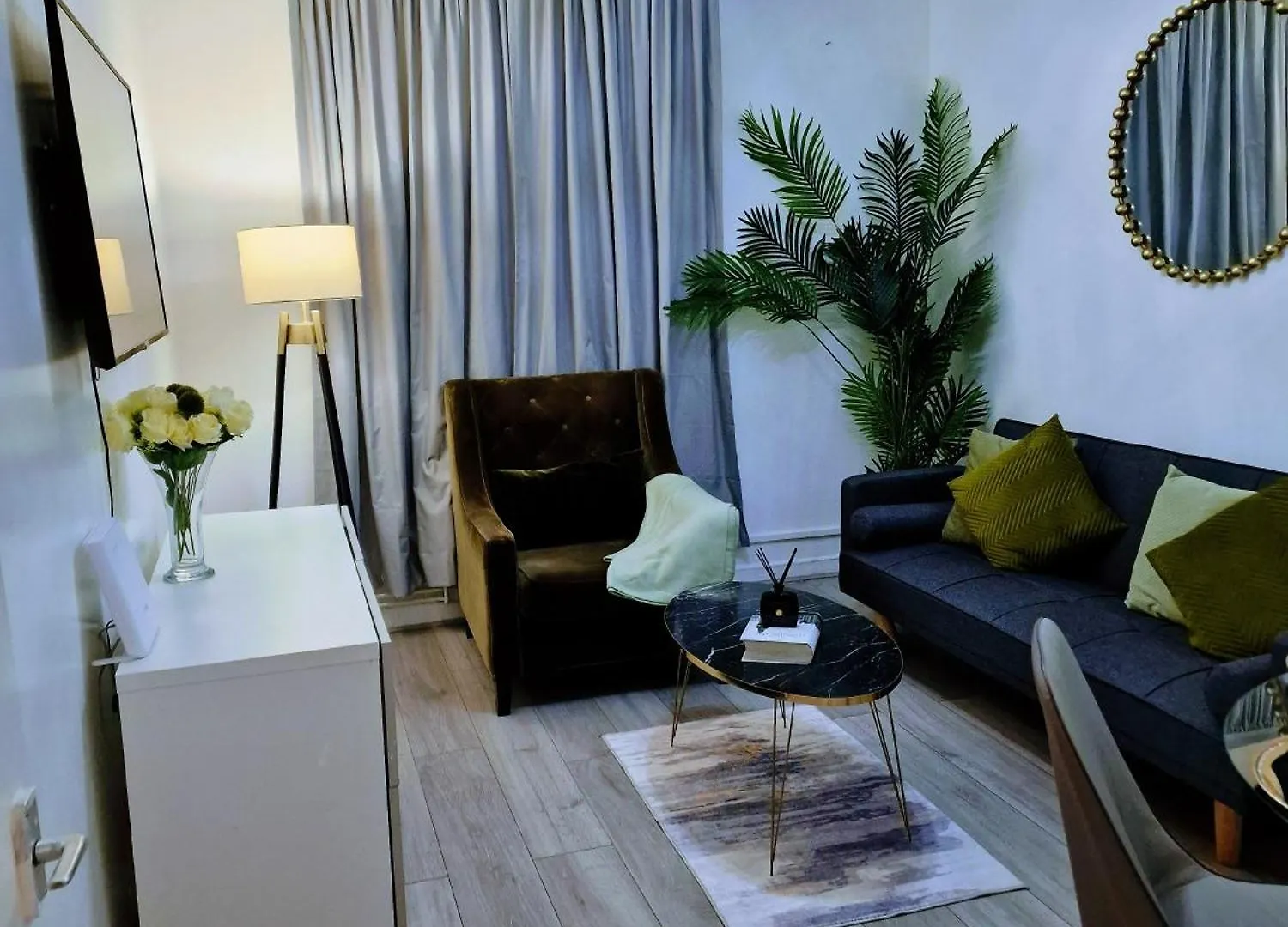 1 Bedroom Flat London contacts